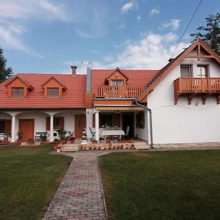 Tamás Bátya Kunyhója Balatonmariafurdo Exterior foto
