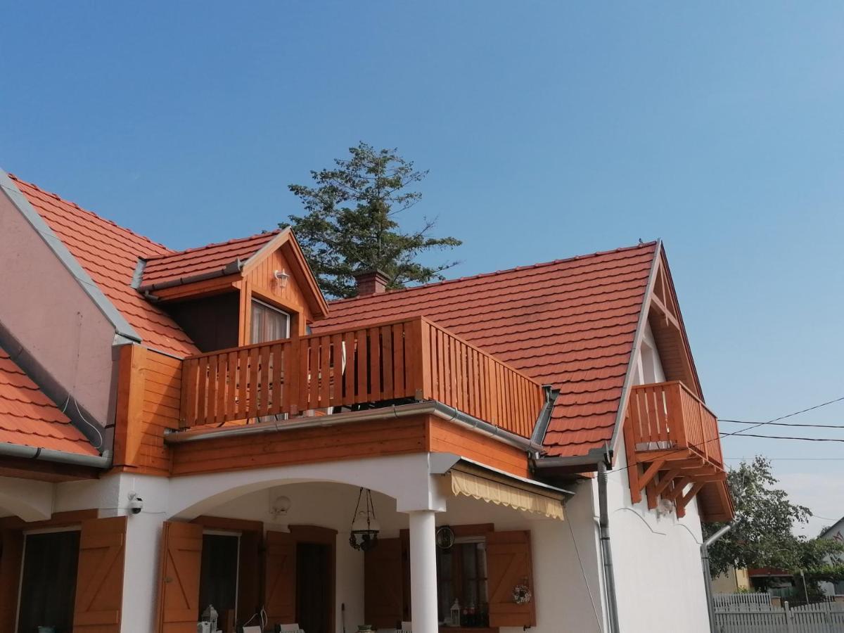 Tamás Bátya Kunyhója Balatonmariafurdo Exterior foto